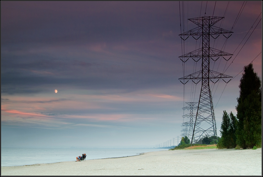 Duo Under the Moon