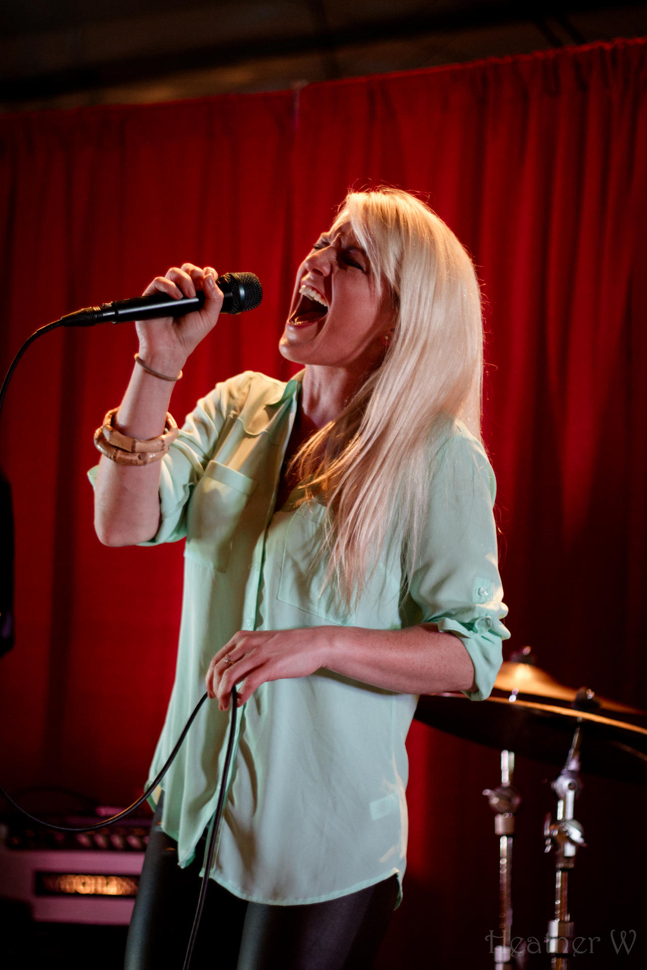 Kara Rocking Out by leopardspots on DeviantArt