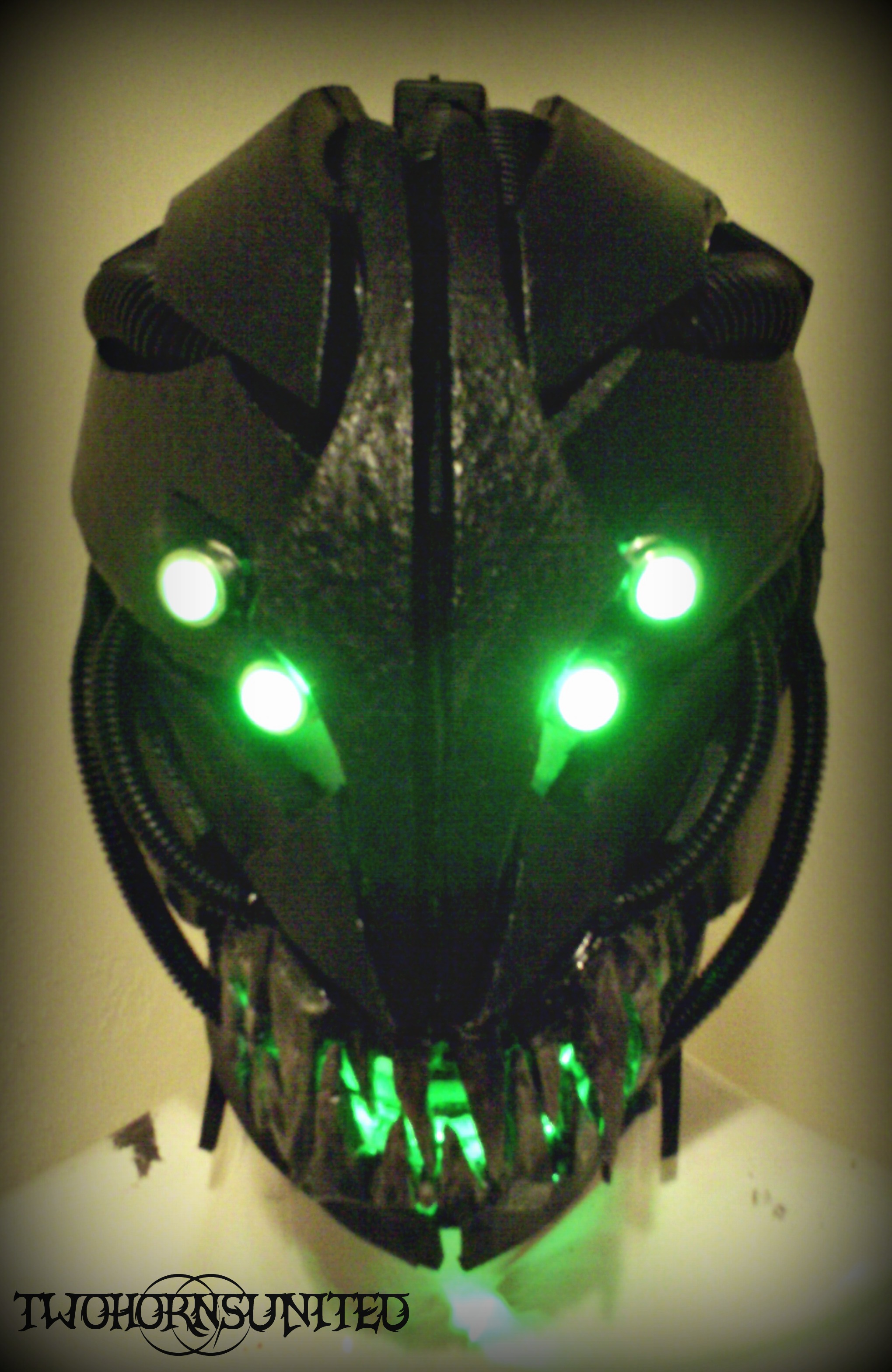 The ''Gurath'' light up Alien Moving jaw mask