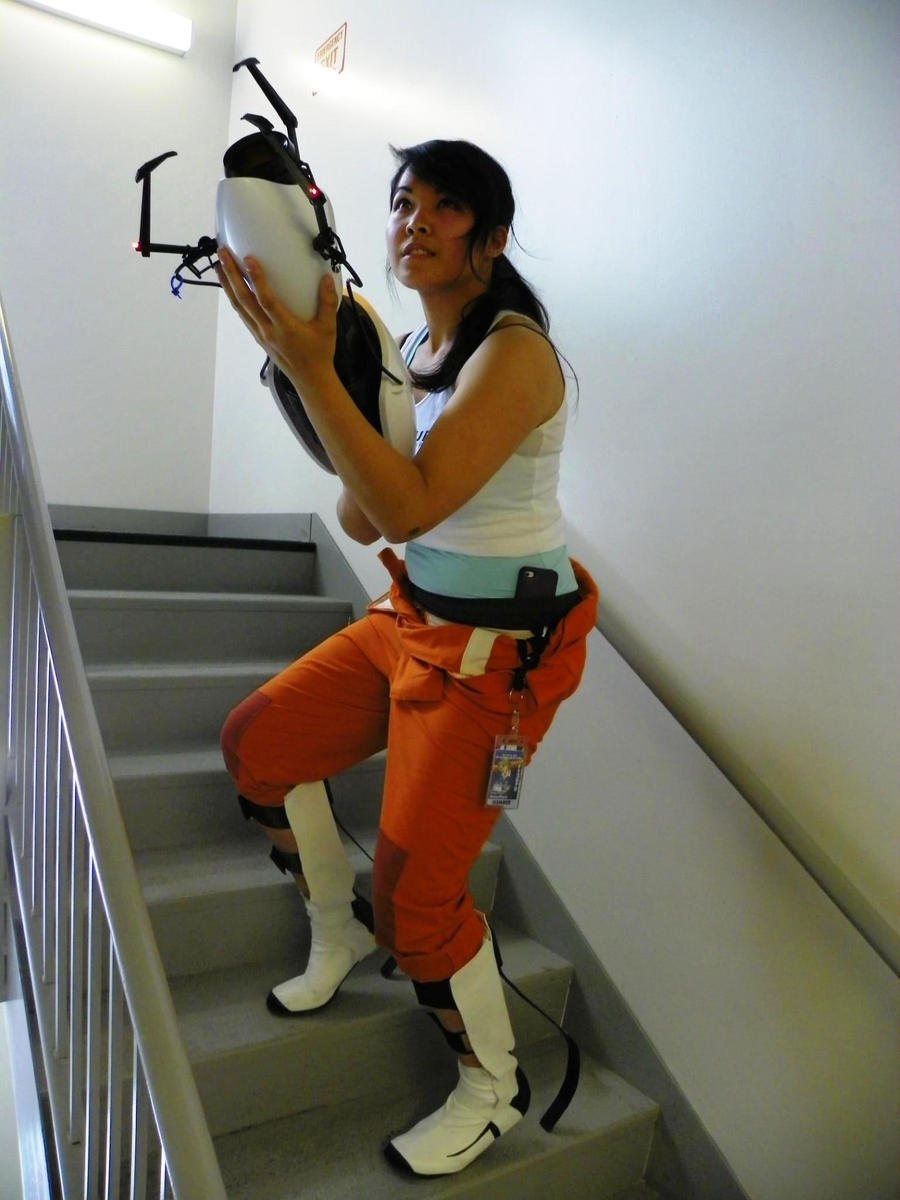 Portal 2: Chell Cosplay