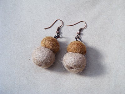 Felted nude earrings