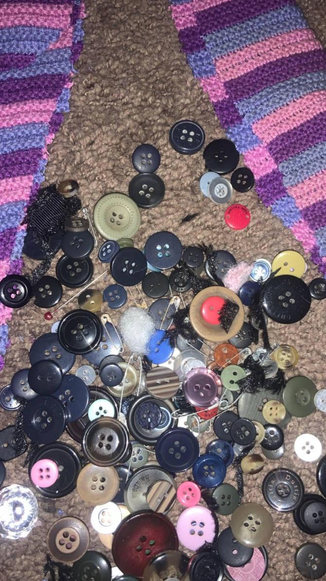 buttons by pujudolls on DeviantArt