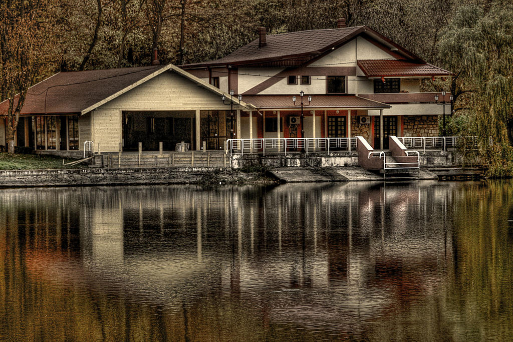 lake house hdr