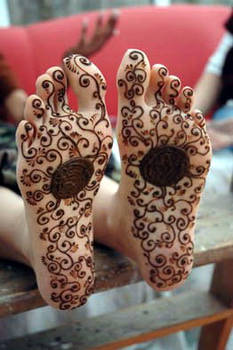 henna feet