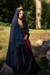 Queen Arwen mourning