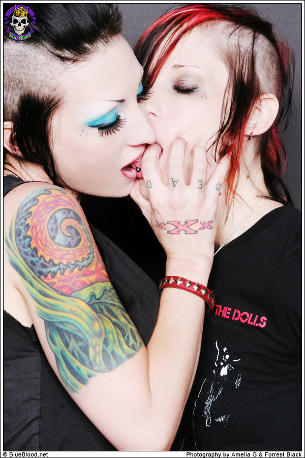 Deathrock Kiss - Domiana and Kat by AmeliaG