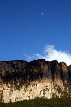 Moon Over Roraima