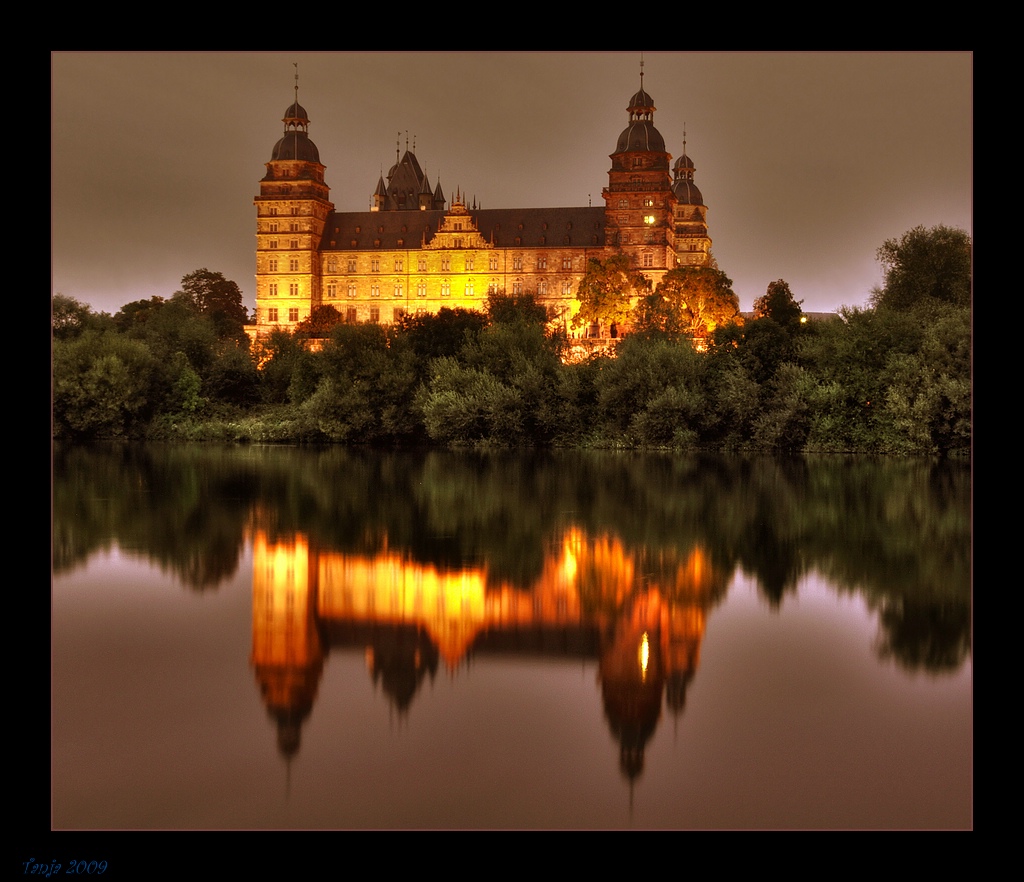 Castle Johannisburg at night 2