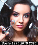 Sosie 1995 2019 2020,brune,make up