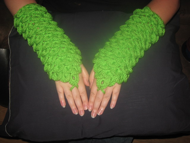 Dragon Scale Gauntlets: Lime Green