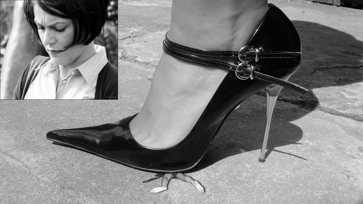 Like her foot. Китон Хилл каблук. Стилетто краш. Туфли 70-х годов для девушки.