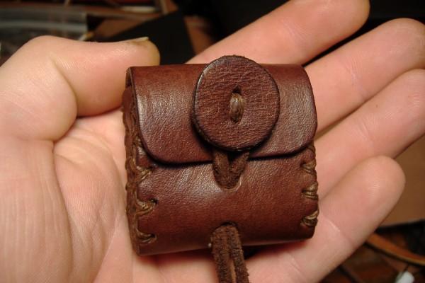 Tiny leather pouch by Wulfward on DeviantArt