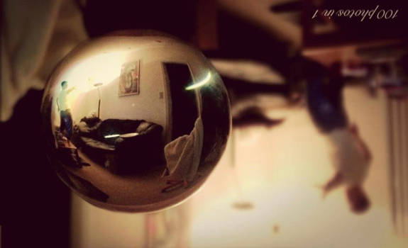 Levitating crystal ball (inverted)