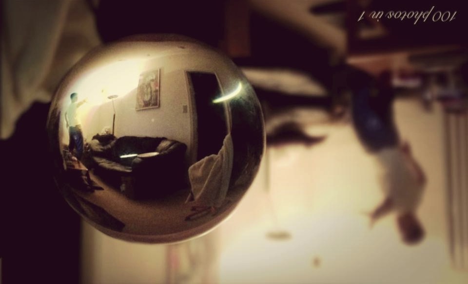 Levitating crystal ball (inverted)