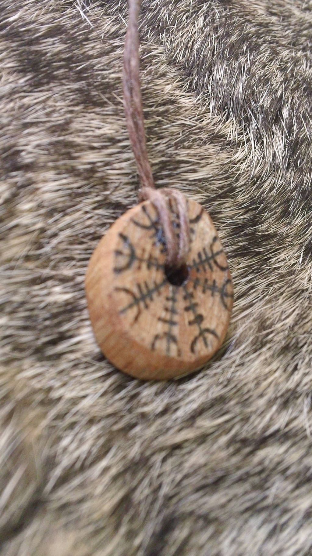 Helm of Awe Oak Talisman by Troll-Blood