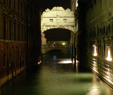 Bridge of Sighs at nighttime