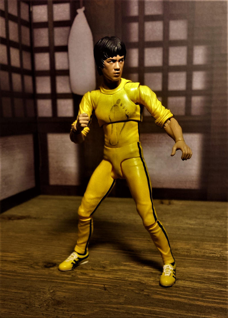 Bruce Lee in tracksuit 4 by ULTIMATEbudokai3 on DeviantArt