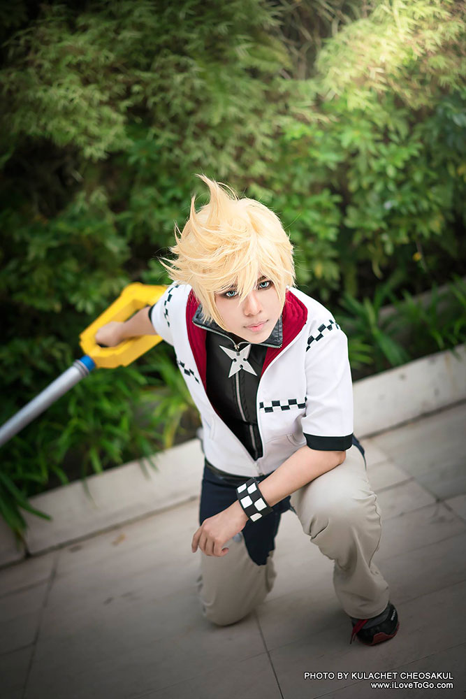 Kingdom Hearts: Roxas cosplay by AliceInmetalland on DeviantArt