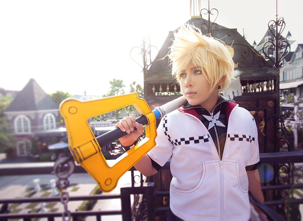Kingdom Hearts Roxas Cosplay By AliceInmetalland On DeviantArt kingdom-hearts-roxas-cosplay-by-aliceinmetalland-on-deviantart