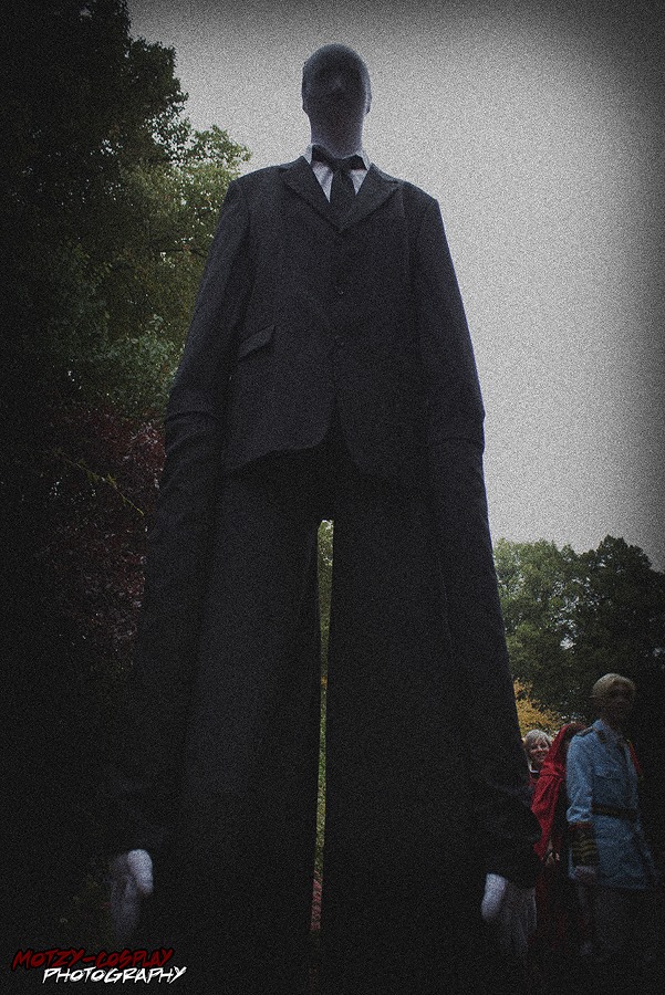 Slenderman Cosplay Connichi 2014