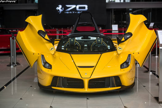 Ferrari LaFerrari Aperta