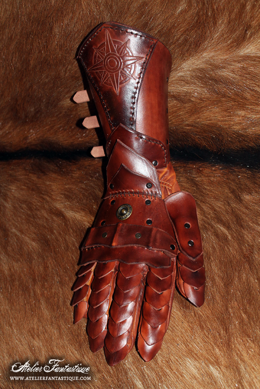 Nushem'rah articulated leather gauntlet