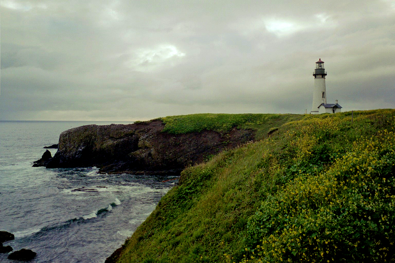 Lighthouse at Yaquina Head 01