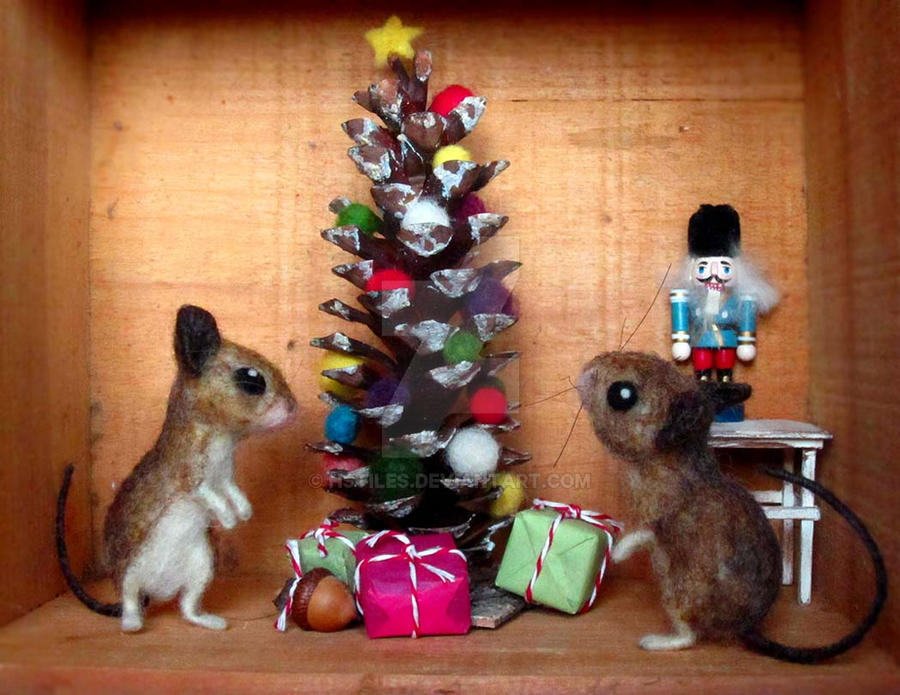 Felted Mouse Christmas
