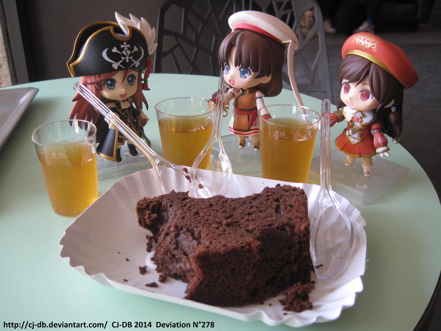 A good tea and a good chocolate cake