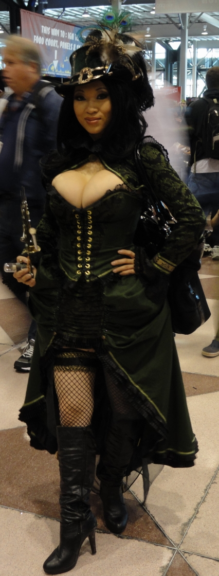 NYCC'11 Yaya Steampunk II