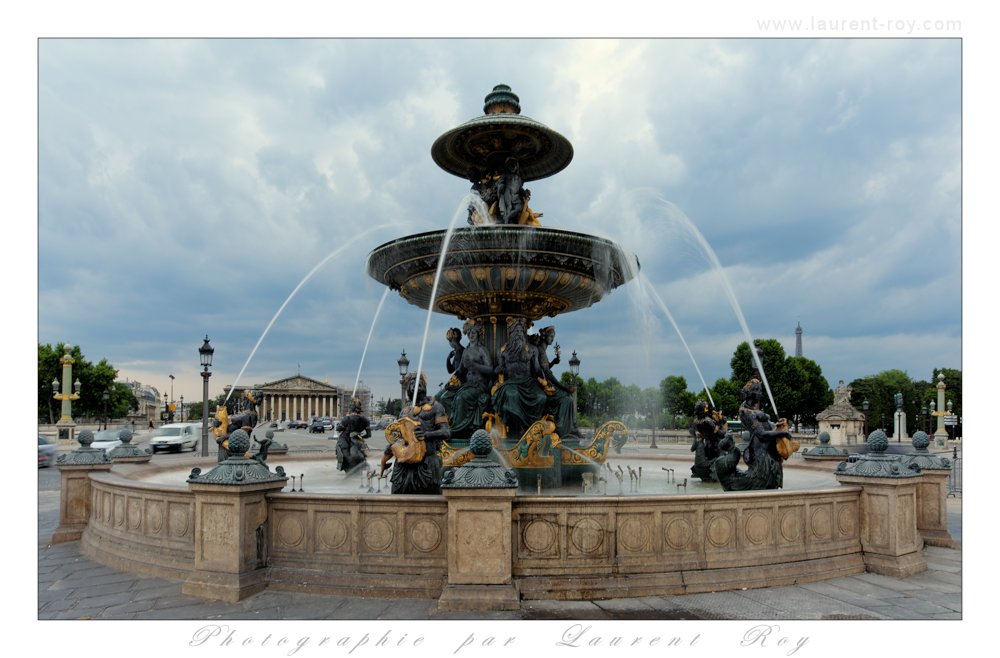 Paris fountain - 003