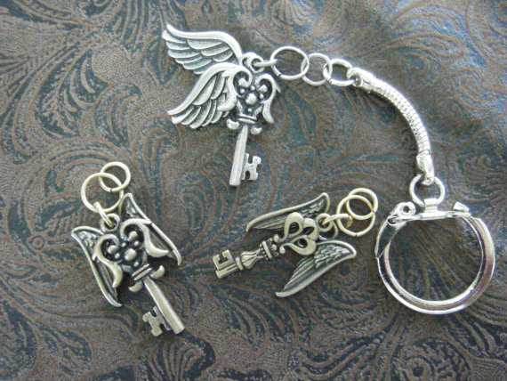 Harry Potter Flying Key Keychain Charm Pendant