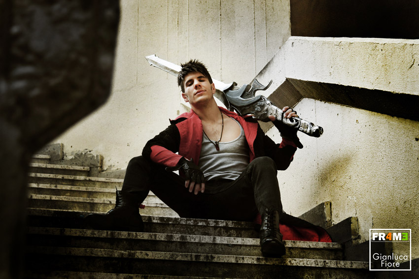 Classic Dante (DMC 3) and Neo Dante ( DMC) Cosplay by LeonChiroCosplayArt  on DeviantArt