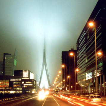 erasmus bridge in rotterdam