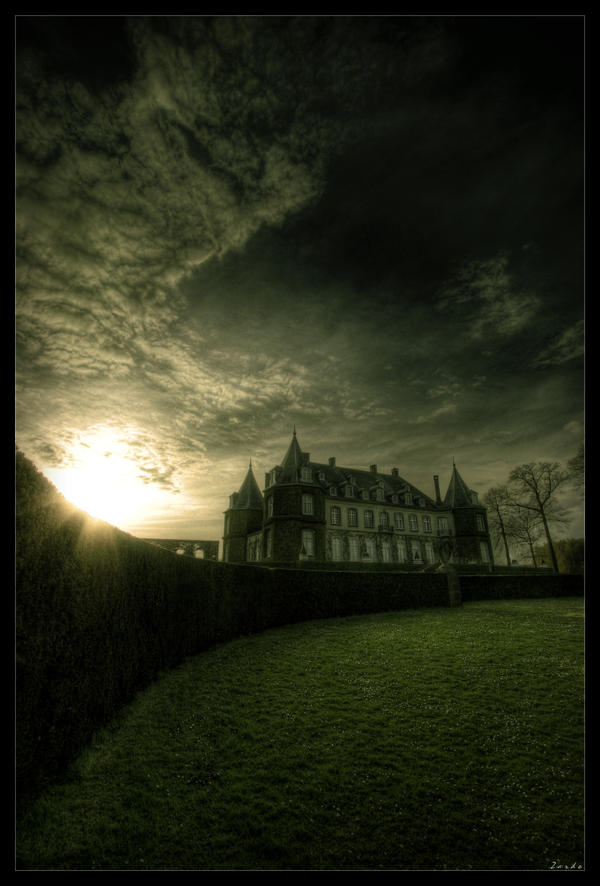 Shadows arrive by zardo