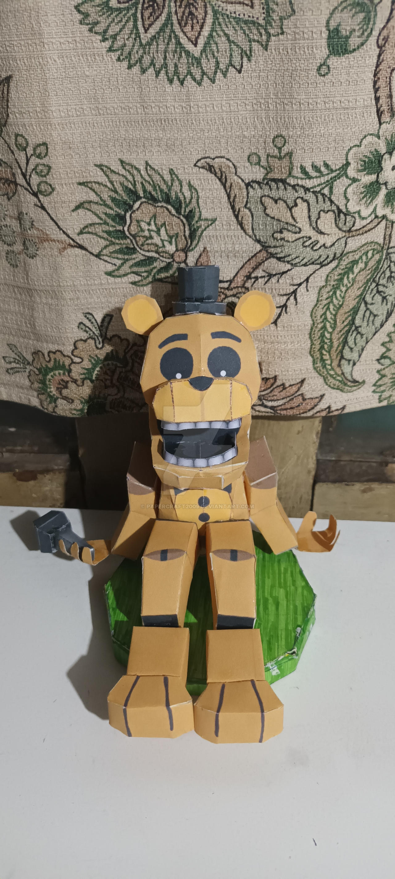 Papercraft Fnaf World Adventure Golden Freddy by Papercraft2009 on ...