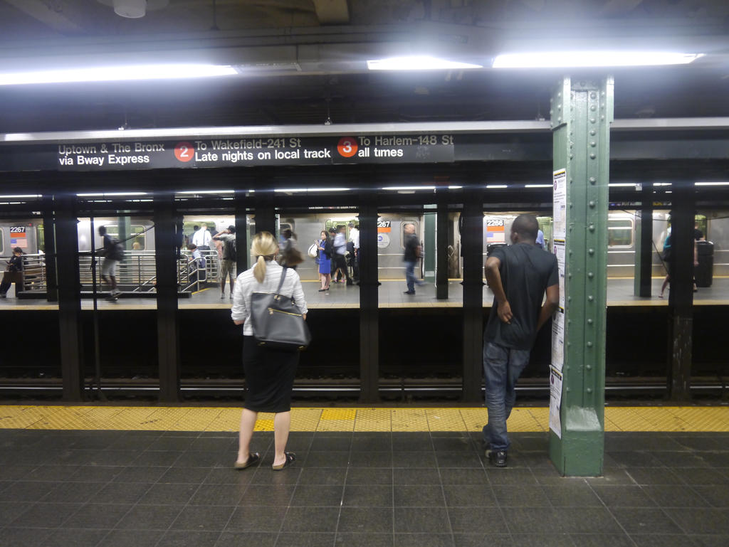 Subway Platform by Party9999999 on DeviantArt