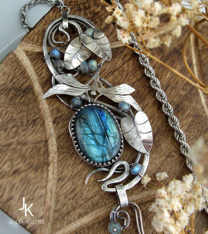 Dragonfly silver necklace with labradorite by JuliaKotreJewelry