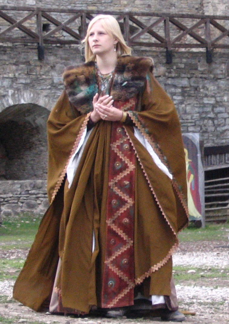 Larp: Lady in brown