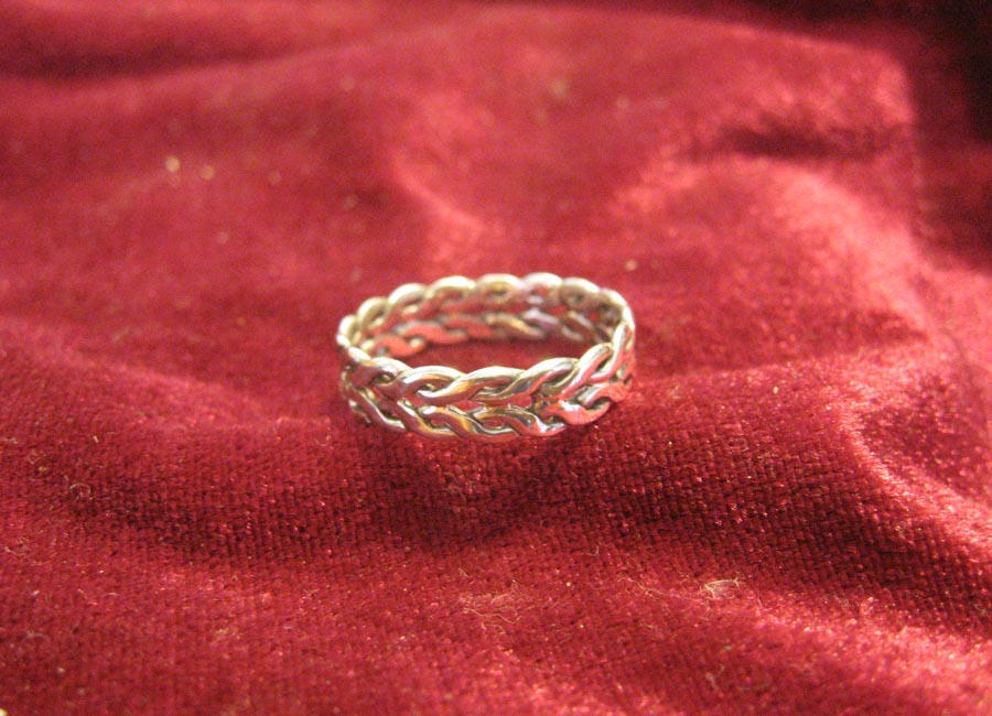 Intertwining Ring by Aranglinn on DeviantArt