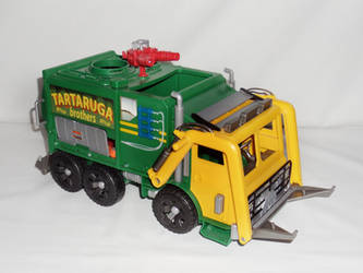 TMNT Turtle Tactical Truck 2016