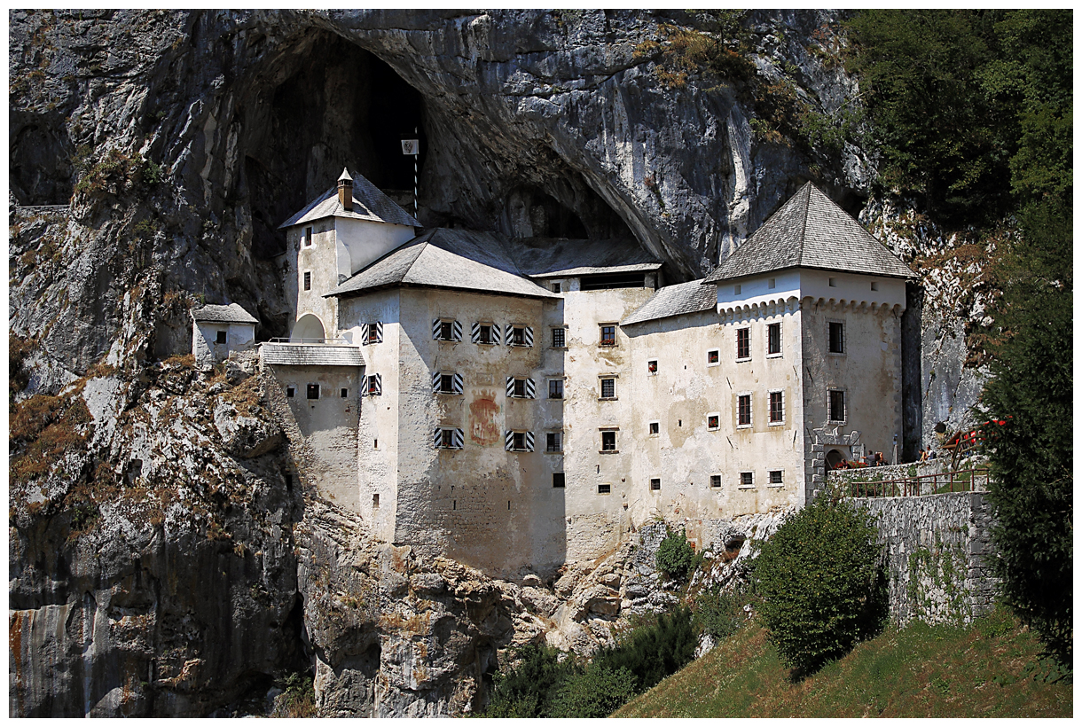 Predjama castle