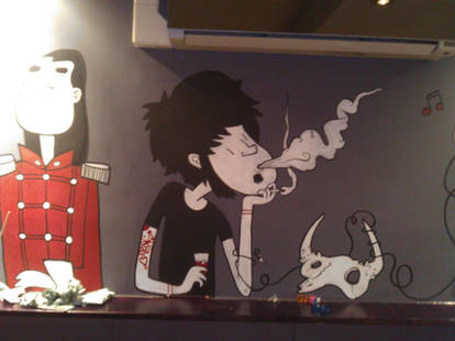 Full moon lounge mural - smoking chap