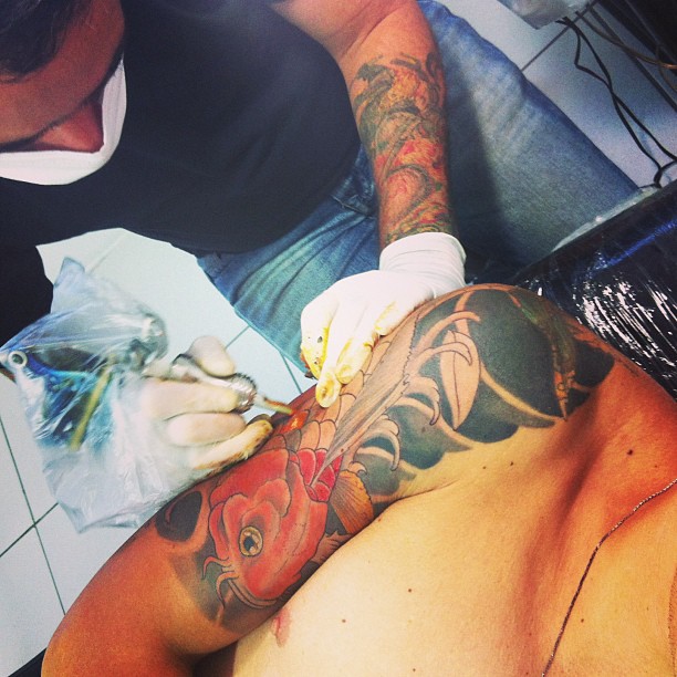 Tatuando