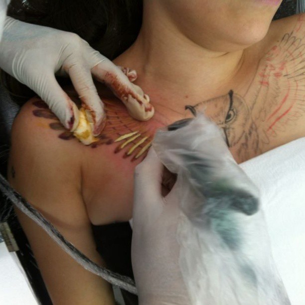 Tatuando