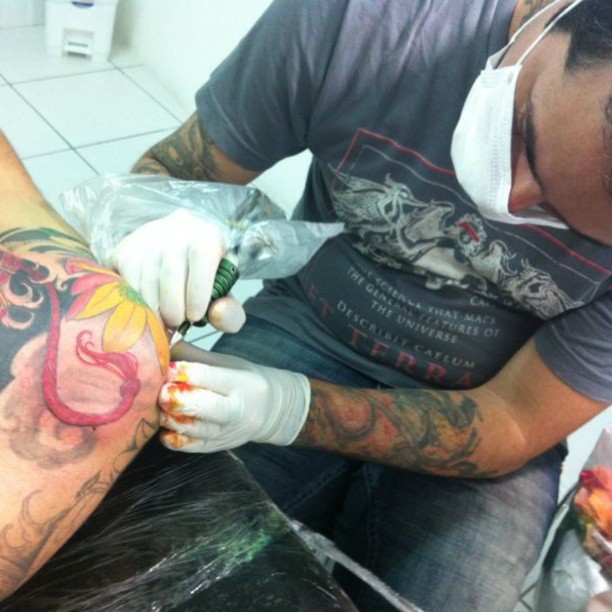 Tatuando