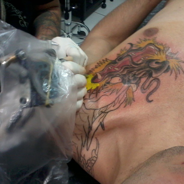 Tatuando