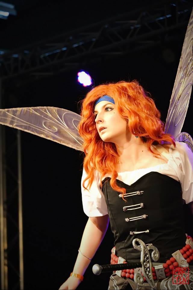 Zarina the pirate fairy on stage