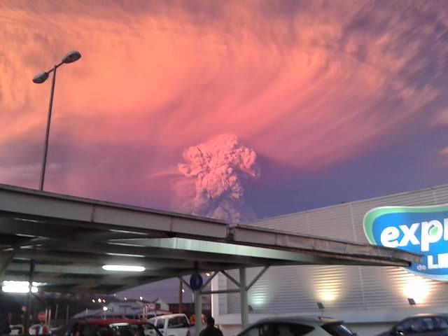 Calbuco volcano erupts