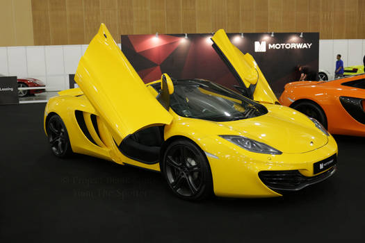 Cars @ Expo 2015 - Mclaren